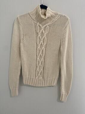 Banana Republic Women’s Cable Knit Sweater-Size M